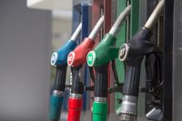 Крупнейшие нефтяные компании РФ обвиняются в искусственном завышении цен на бензин