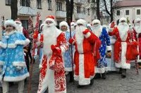 Деды Морозы и Снегурочки готовятся маршировать в Ангарске