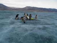 С оторвавшихся на Байкале льдин спасли 17 человек