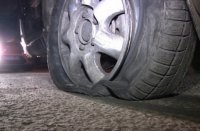Выстрелом в колесо остановил полицейский автомобиль с пьяным водителем в Усть-Куте