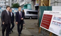 Социальную инфраструктуру новостроек Иркутска обследовали врио губернатора и мэр