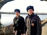 Иркутский полицейский прыгнул в Ангару для спасения девушки-самоубийцы
