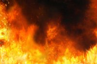 В Усольском районе горят дома, гаражи и машины
