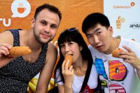 Чемпионат по поеданию хот-догов в Иркутске