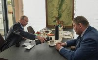 На 100-летие Черемхово мэр Вадим Семёнов пригласил Владимира Путина за чаем