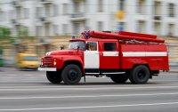 Мужчина выпрыгнул из окна горящего дома в Усть-Илимске, ещё 16 человек спасли пожарные