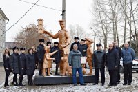 В Усолье-Сибирском установили скульптурную композицию, посвященную Дяде Степе  милиционеру