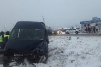 Пять пассажиров маршрутки пострадали при столкновении с Toyota в районе Тельмы