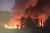 СМИ: в Усть-Куте горит лесоперерабатывающее предприятие