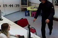 Полиция разыскивает подозреваемого в нападении на офис микрозаймов в Ленинском районе