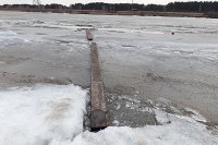 На глаза трех очевидцев 12 апреля утянуло под лед мужчину, переходившего реку Белую в Усольском районе 