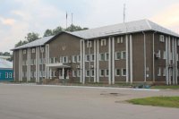 Мэр Усолья Максим Торопкин вручил свидетельства на улучшение жилищных условий двум усольским многодетным семьям 