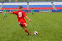 Сергей Брилка поздравил победителей юношеского турнира по футболу и сыграл за команду ветеранов спорта в Усолье-Сибирском