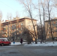 Житель Иркутска едва не погиб, упав с балкона пятого этажа