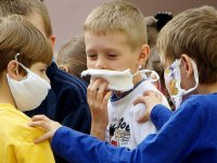 Детей из 300 школ и детсадов Иркутской области отправили на каникулы из&#8208;за гриппа