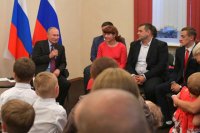 Путин разрешил студентам-подтопленцам учиться бесплатно