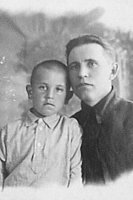 Василий Усков с сыном Владимиром в роковом 1938 году.