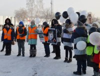 В Усолье-Сибирском сотрудники Госавтоинспекции и юные инспекторы движения почтили память погибших в дорожных авариях