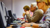 В Усолье пенсионеров обучают основам работы на компьютере